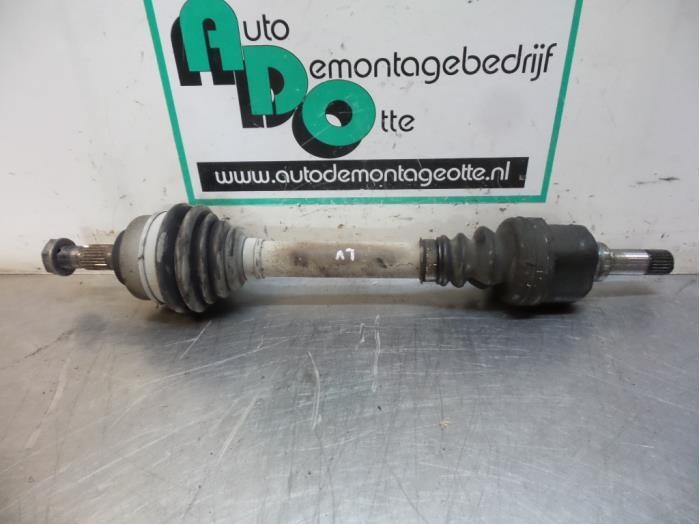 Aandrijfas links-voor van een Peugeot Partner (Partner 02-), Gebruikt, -, -, Ophalen of Verzenden