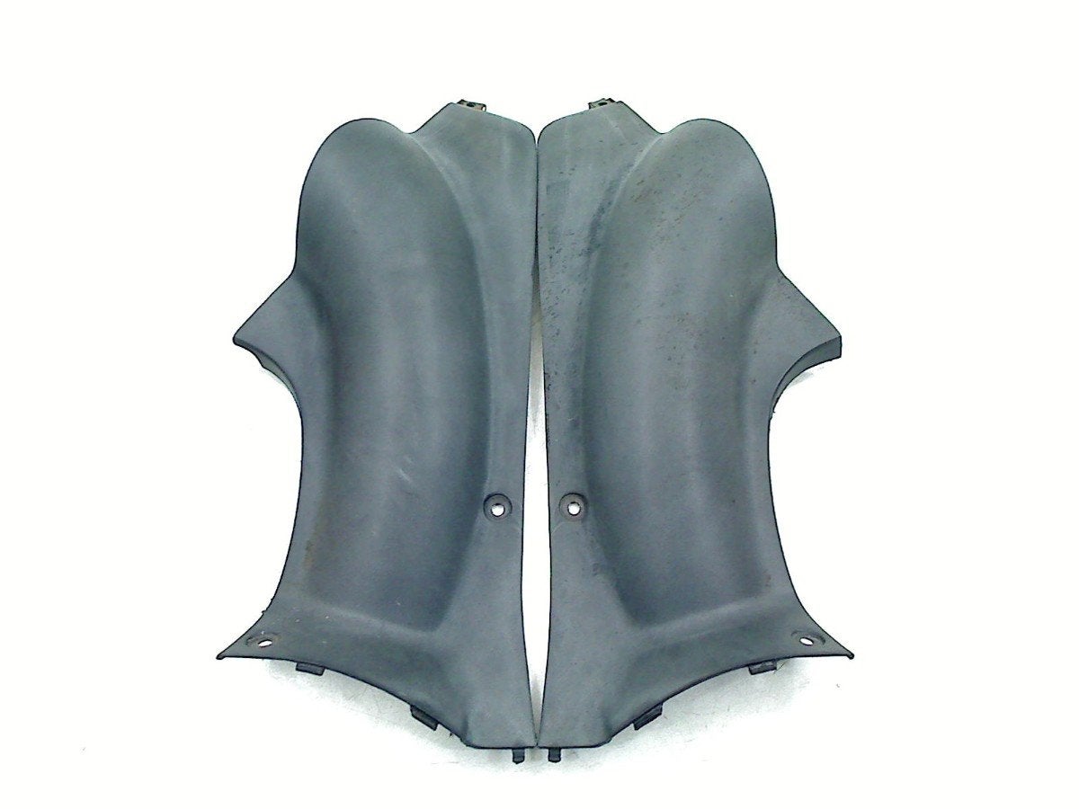 CARENAGE PANNEAU INTERNE Yamaha, Dhr. S. di Majo, Utilisé, Info@cama-motorparts.nl, P.J. Troelstraweg 8 8
3144 CX  MAASSLUIS, NL
