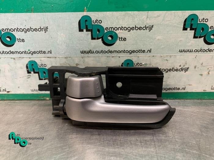 Portiergreep 4Deurs links-voor van een Suzuki Swift (Swift 0, Gebruikt, -, -, Ophalen of Verzenden