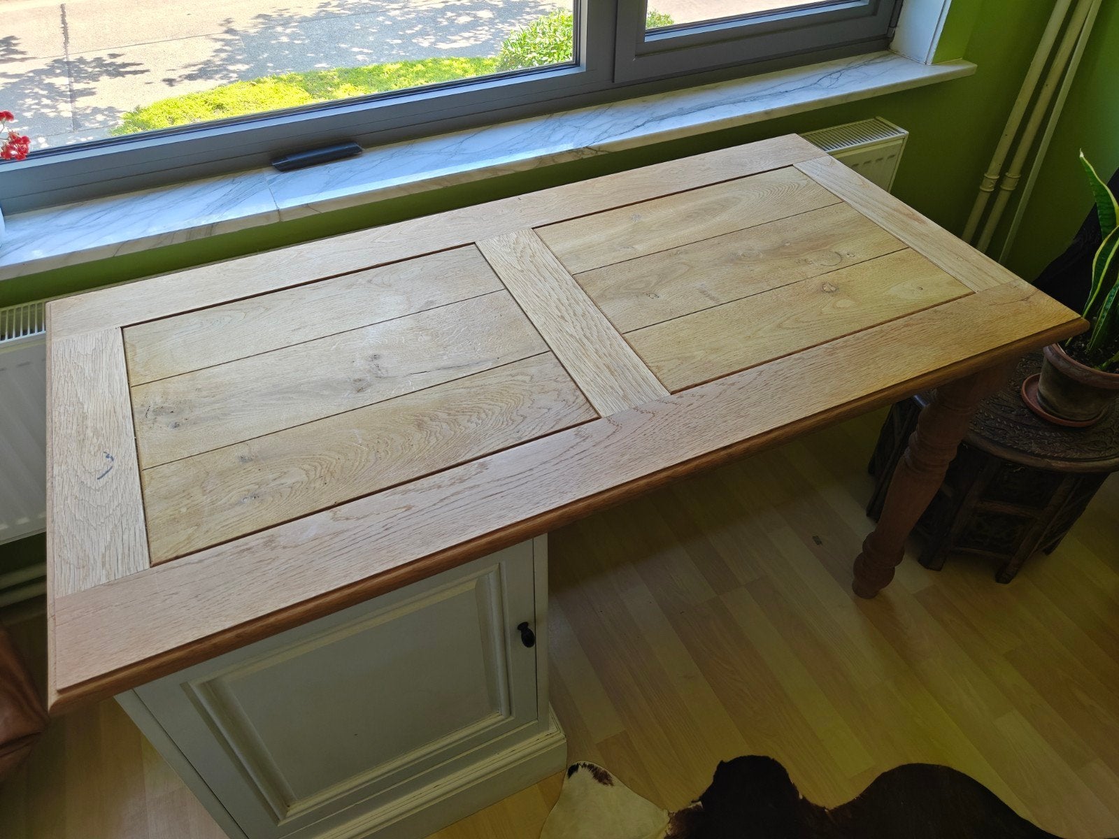 Massief eiken bureau met witte kast, Huis en Inrichting, Ophalen, Gebruikt, Hout