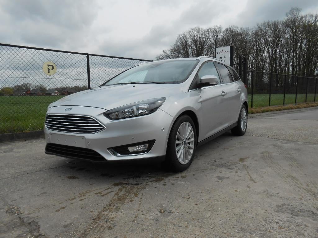 Ford Focus break Titanium 48000km! + opties!, Auto's, Stof, 110 g/km, 5 deurs, https://public.car-pass.be/vhr/2e788c2c-a3c2-42c6-bfb7-d609053f92a0
