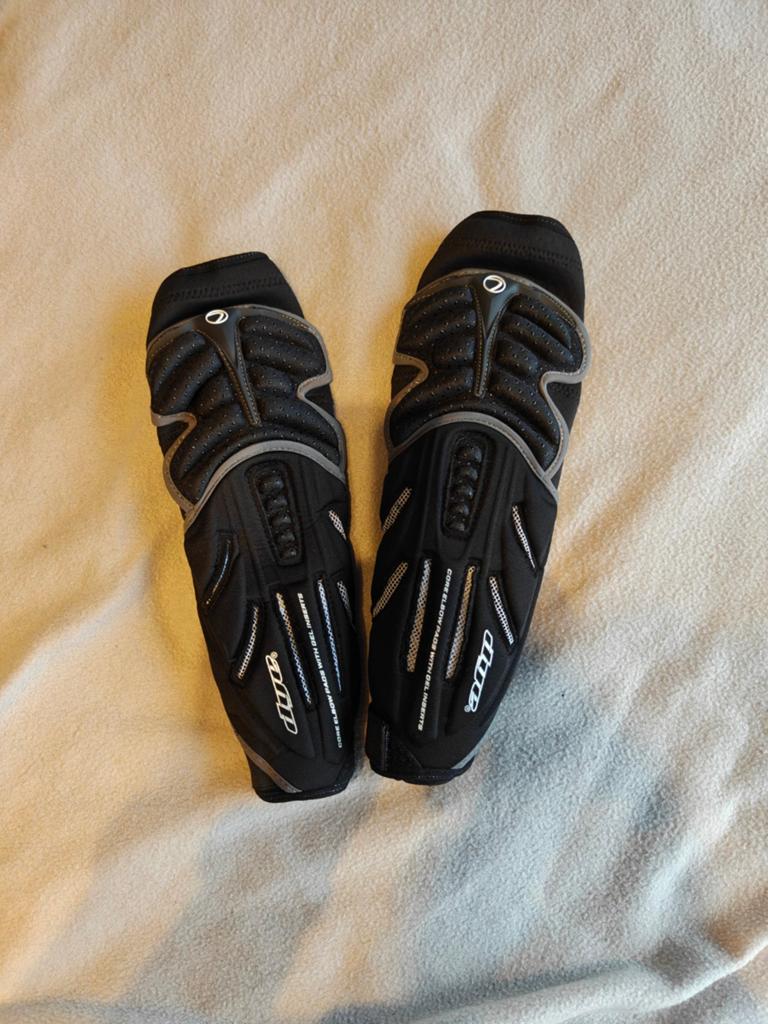 Dye performance elbow pads, Sport en Fitness, Schietsport-accessoires, Ophalen of Verzenden
