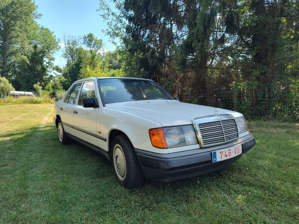Oldtimer Mercedes 124, BJ 1988, foto 7