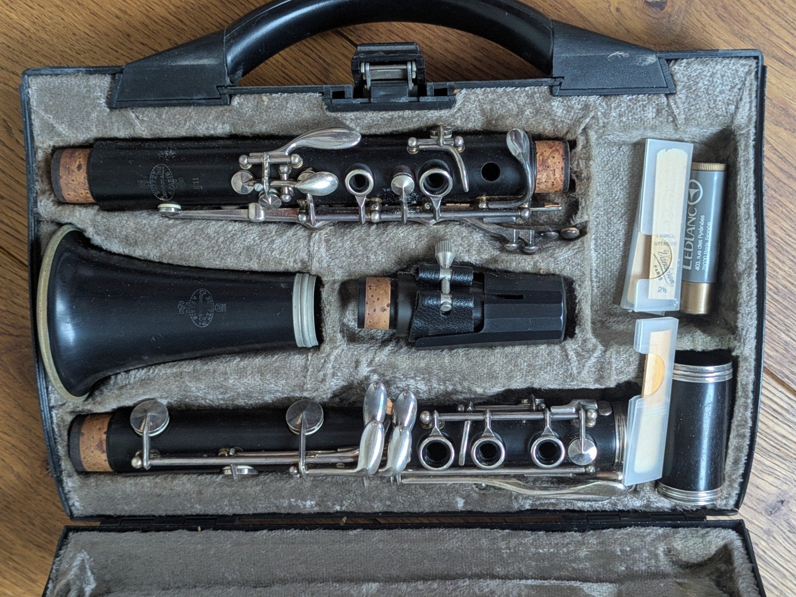 Buffet Crampon E11 Bes-klarinet (Bb) – houten klarinet + kof, Muziek en Instrumenten, Ophalen of Verzenden, Hout, Bes-klarinet