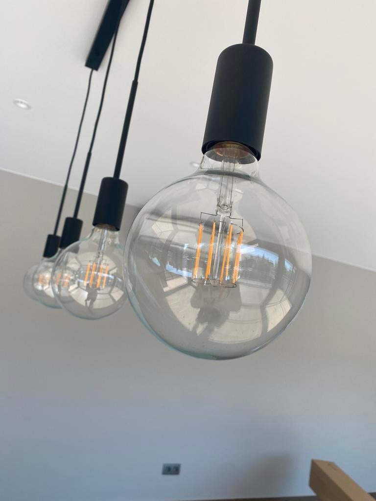 Moderne hanglampen – 4 lichtpunten – zwart met glazen bollen, Huis en Inrichting, Ophalen, Zo goed als nieuw
