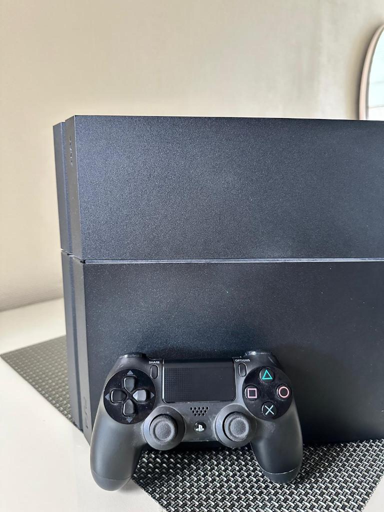 PS4 met controller en 2 games (v9.0.0), 500 GB, Avec 1 manette, Enlèvement, Utilisé
