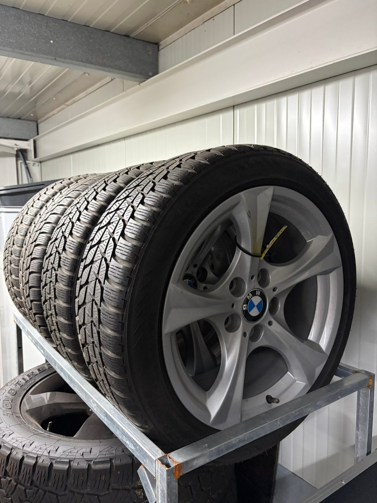 BMW velgenset met winterbanden afkomstig van Z4 E89, Auto-onderdelen, Ophalen, Winterbanden, Velg(en)