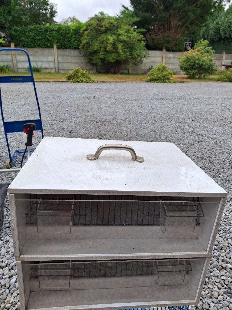 CAGES A OISEAUX A VENDRE, Enlèvement, Utilisé, Accessoires pour cage