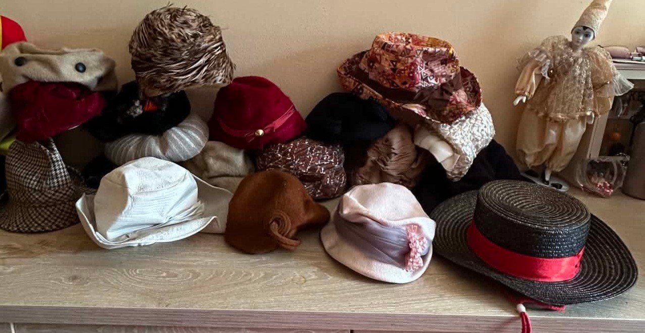 Lot exceptionnel de 19 Chapeaux Vintage Authentiques (Années, Enlèvement, Chapeau