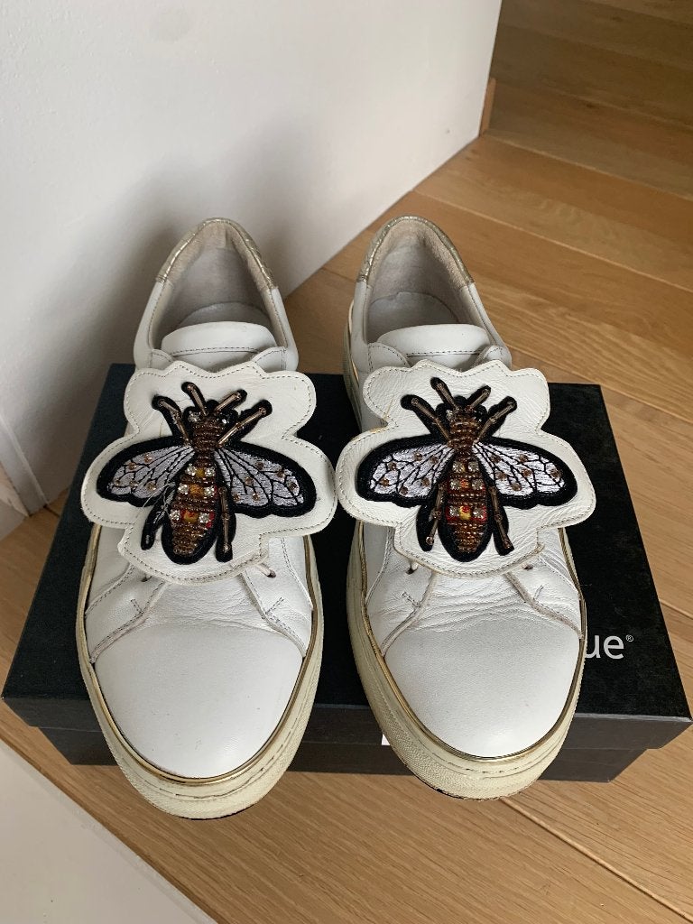 Sneakers blanches, cuir, détails dorés, coussinets, abeilles, Enlèvement ou Envoi, Sneakers et Baskets, Sensunique, Comme neuf