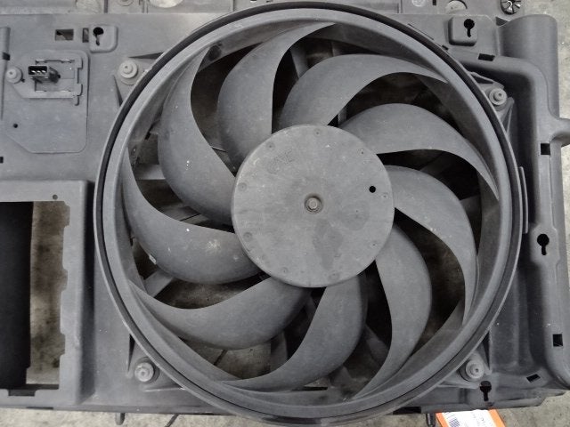 VENTILATEUR RADIATEUR MOTEUR Berlingo Cinqspace, Multispace, Citroën, Mevr. I. Hauben, Utilisé, Rue de l'Espoir 34 34
4030  GRIVEGNÉE, BE