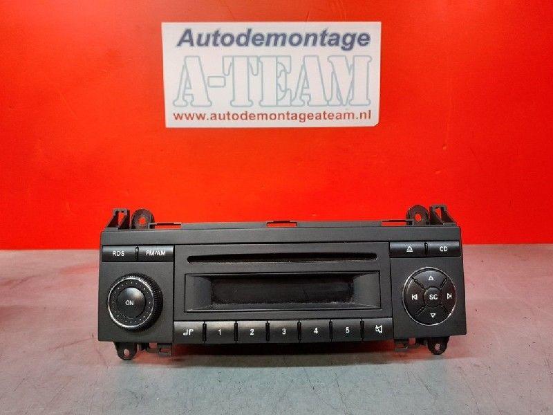 RADIO Mercedes-Benz A (W169) (01-2004/06-2012) (A1698200786), Gebruikt, Mercedes-Benz