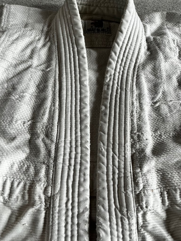 Kimono voor gevechtsport (judo, karate), kindermaat, Enlèvement ou Envoi, Taille XS ou plus petite, Utilisé, Costume d'arts martiaux