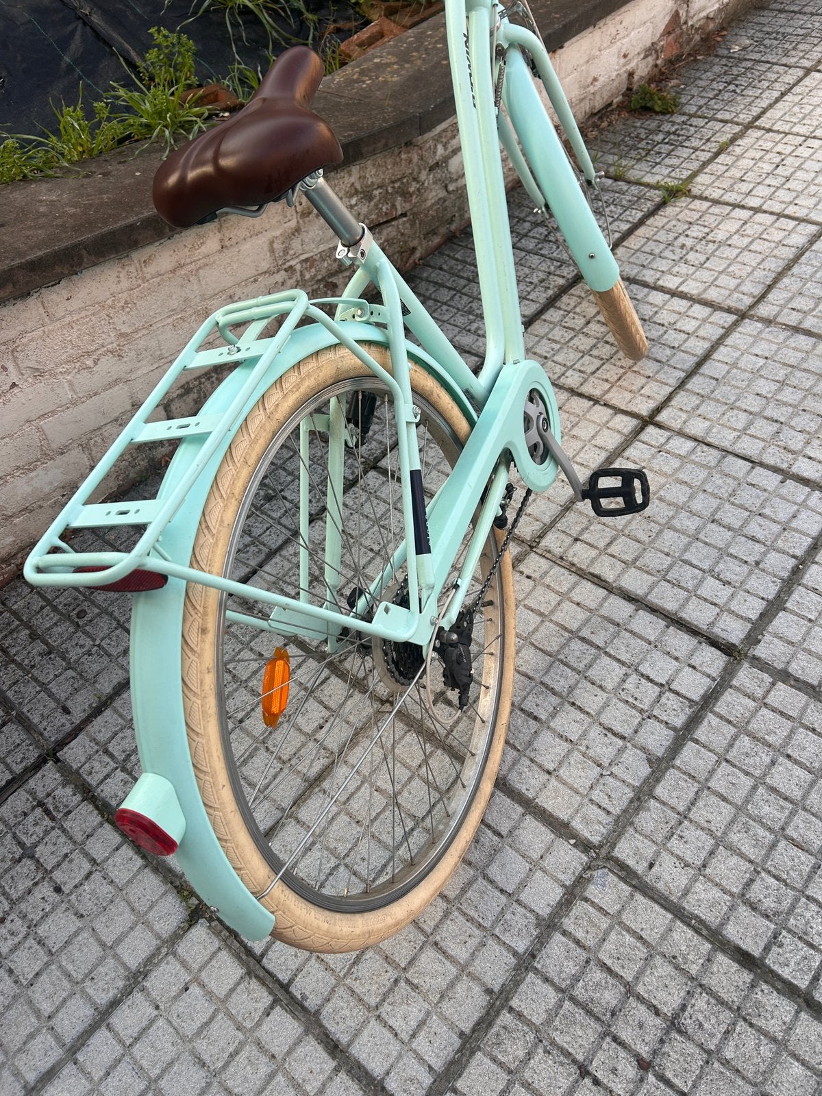 Velo Btwin vert d’eau, Vitesses, Frein sur jante, 26 pouces ou plus, Comme neuf