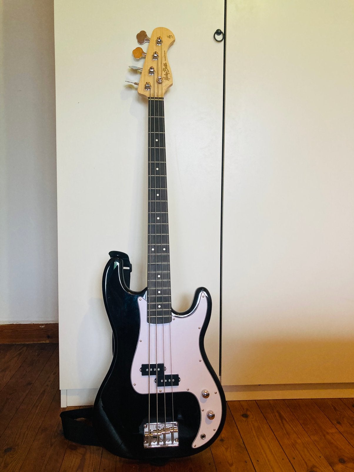 Basgitaar + draagtas + gitaarriem, Muziek en Instrumenten, Ophalen, Zo goed als nieuw, Elektrisch