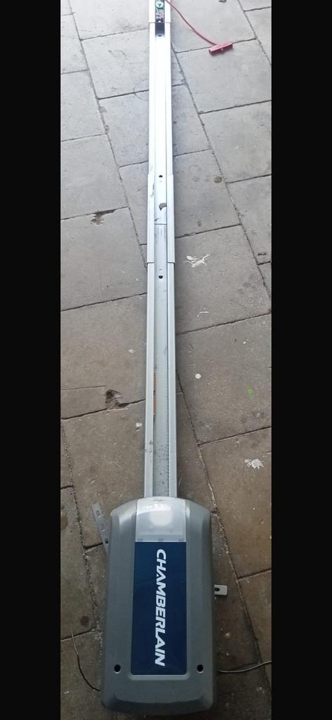 Chamberlain garagepoort opener / garagedeuropener met rail, Doe-het-zelf en Bouw, Ophalen, Gebruikt