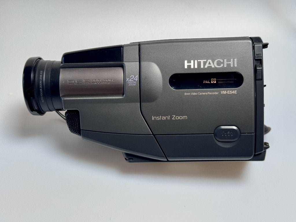Hitachi VM-E54 video 8 camera, Audio, Tv en Foto, Videocamera's Analoog, Ophalen, 8mm, Camera