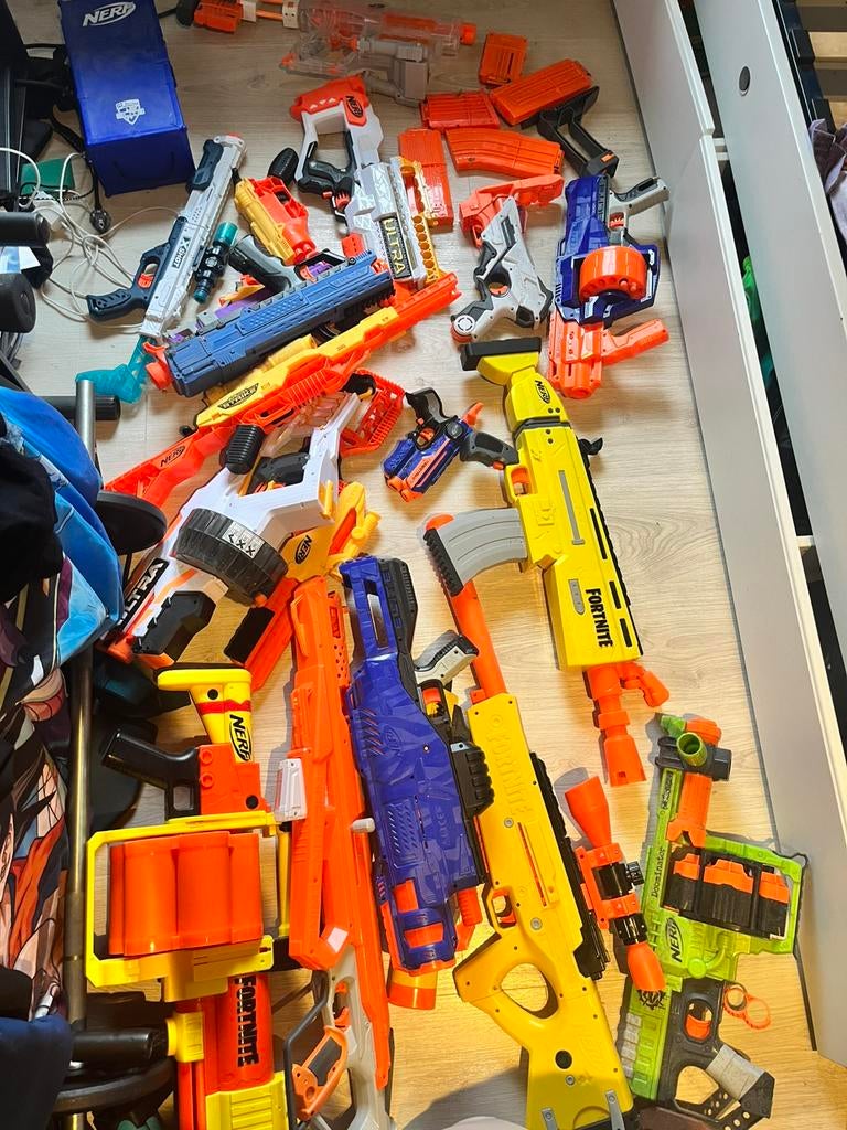 Lot de 20 nerf., Ophalen, Zo goed als nieuw