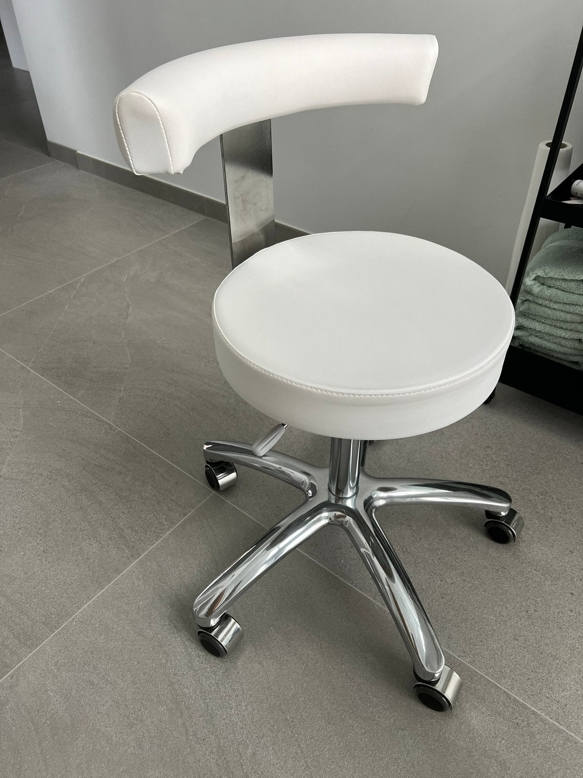 Tabouret voor pedicure/nagelstyliste/vrij beroep - wit, Ophalen, In hoogte verstelbaar, Zo goed als nieuw, Kunststof