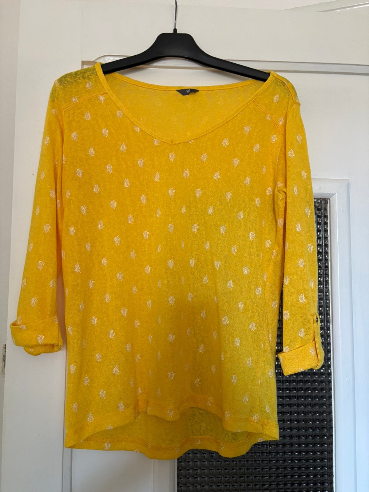 Blouse jaune avec motif, Kleding | Dames, Topjes, Ophalen of Verzenden, Gedragen, Maat 36 (S)