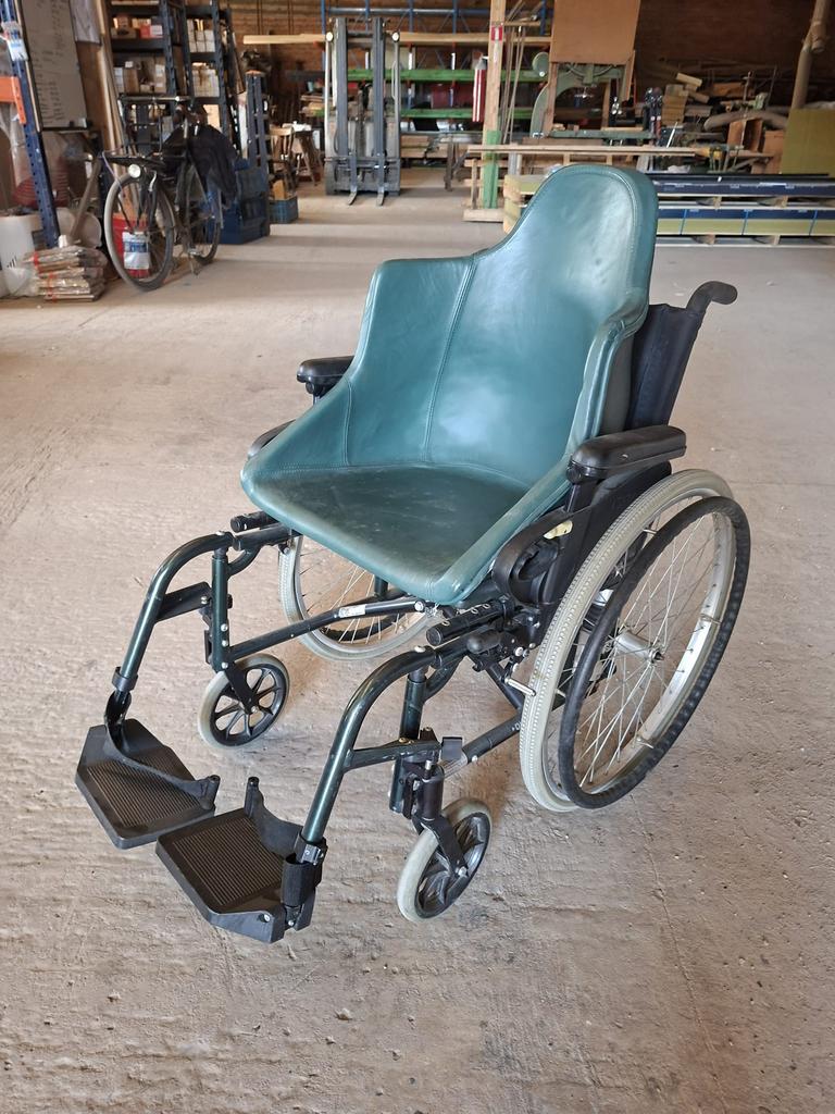 Handbewogen rolstoel, Ophalen, Zo goed als nieuw, Handbewogen rolstoel