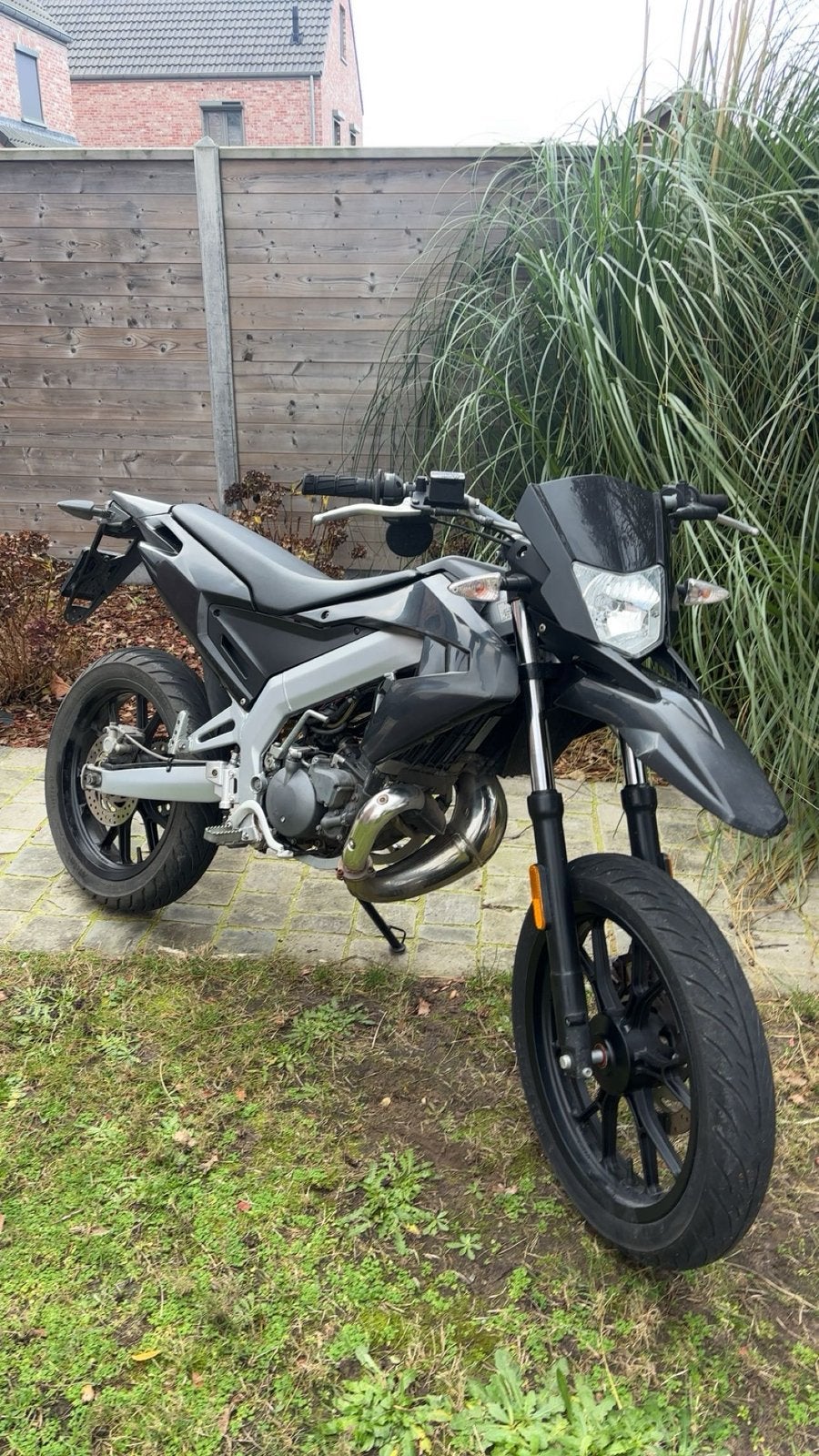 Aprilia sx50, Fietsen en Brommers, Ophalen, 50 cc, 5 versnellingen, Klasse B (45 km/u)