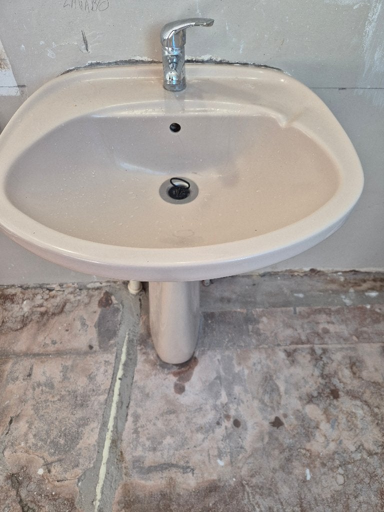 Beige Lavabo met kraan, Doe-het-zelf en Bouw, Ophalen, Gebruikt, Inox, Wastafel