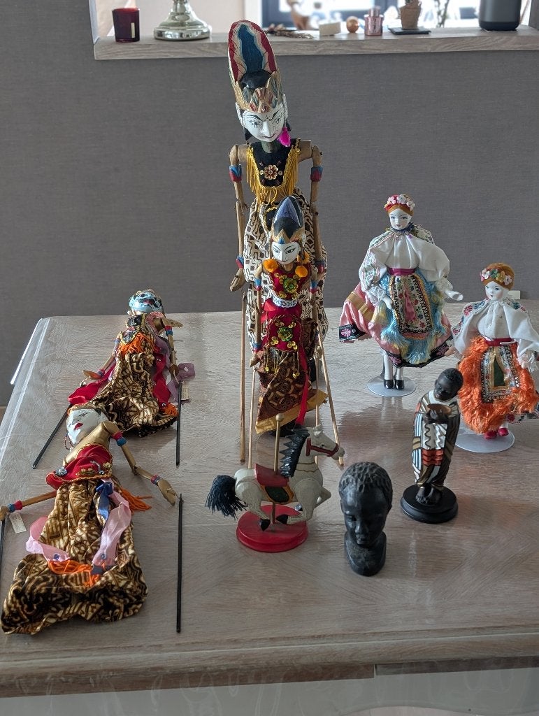 indonesische Wayong Golek poppen, Ophalen