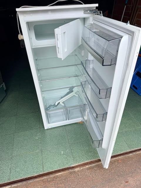 Inbouwkoelkast AEG, Ophalen, 150 tot 200 liter, Gebruikt, 120 tot 140 cm