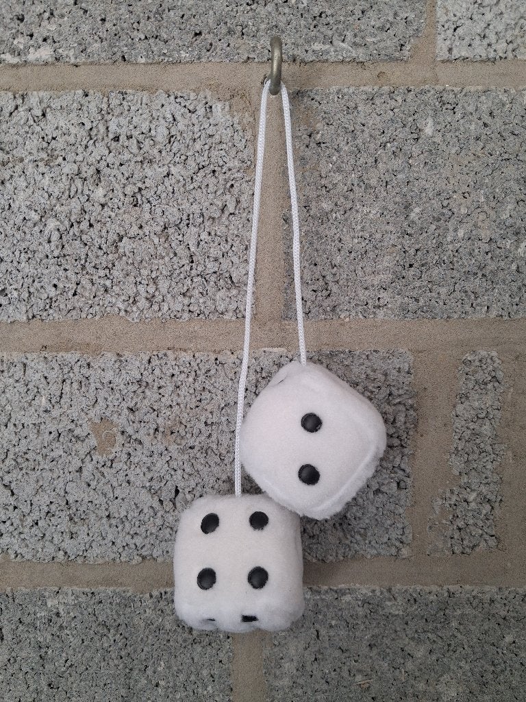 auto decoratie - Dobbelstenen pluche, Ophalen