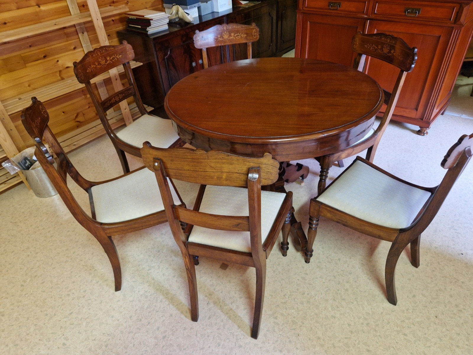biedermeier tafel met spinnenkoppoot en 6 stoelen, Enlèvement