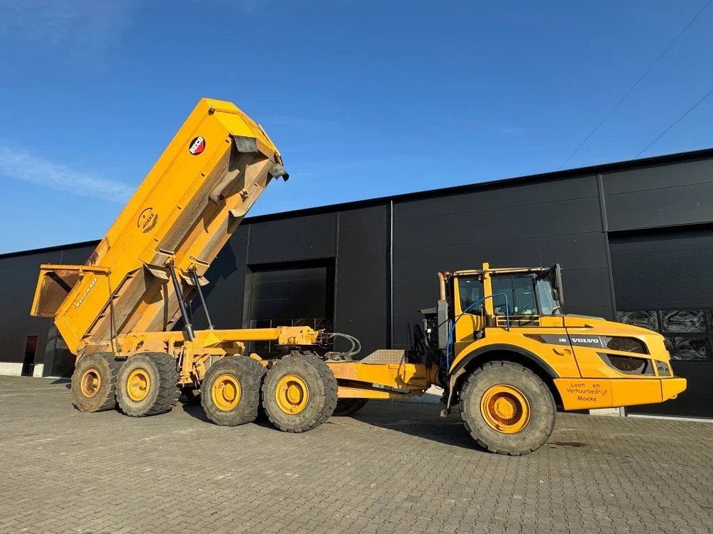 Volvo A30G Met Beco Maxxim 600 oplegger TOP CONDITION !, Zakelijke goederen, Machines en Bouw | Transport