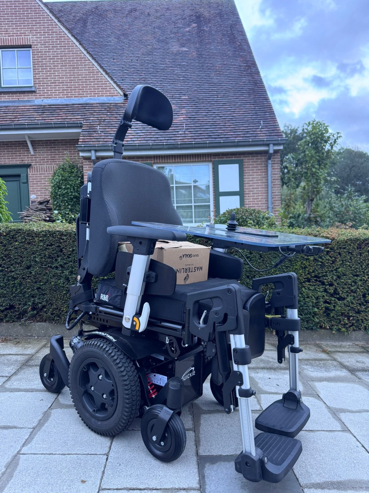 Fauteuil roulante Sunrise Quickie Q300 M, Chaise électrique, Divers, Chaises roulantes, Enlèvement ou Envoi, Pliant, Neuf, Fauteuil roulant électrique