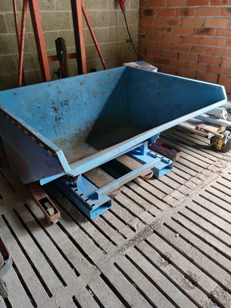 2 x kipcontainer, Ophalen