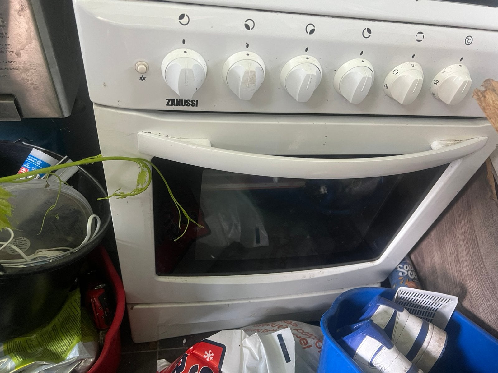 Fornuizen en ovens met gas merk Zanussi, Ophalen, Zo goed als nieuw, Gas