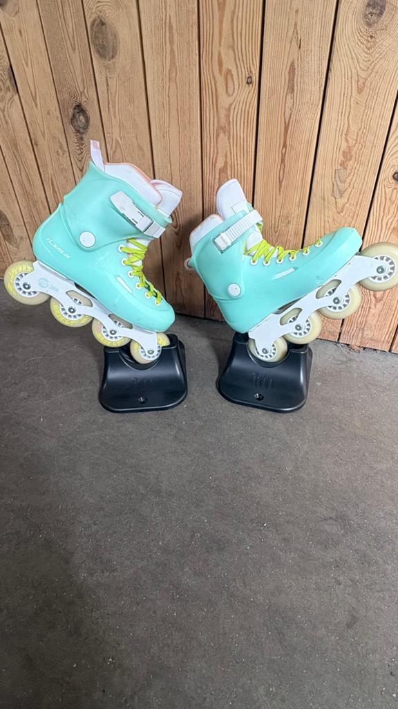 Patins à roues alignées Powerslide Zoom baby 80 taille 39, Sports & Fitness, Patins à roulettes alignées, Rollers 4 roues en ligne