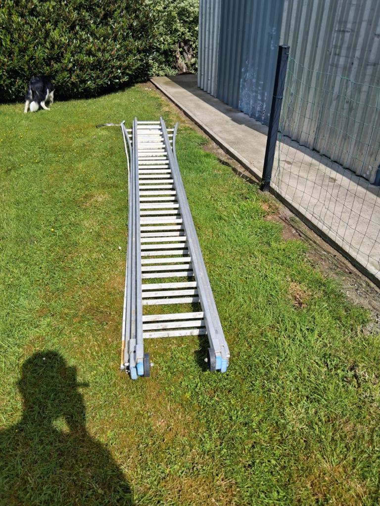 Echelle 3 x 16 échelons, Doe-het-zelf en Bouw, Buizen en Afvoer, Ophalen