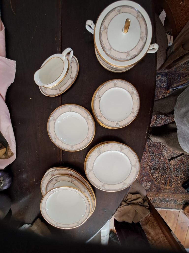 Servies 6 personen noritake, Huis en Inrichting, Ophalen, Zo goed als nieuw, Porselein, Compleet servies