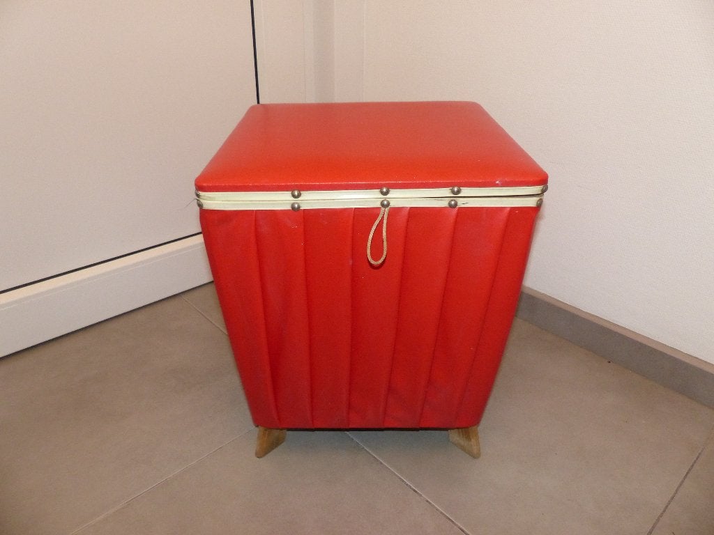 Pouf rouge vintage avec compartiment de rangement, Enlèvement, Maison et Meubles