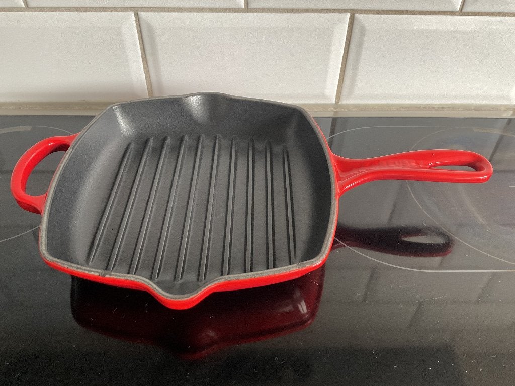 Le Creuset 20 grillpan cherryred., Huis en Inrichting, Keuken | Potten en Pannen, Ophalen, Zo goed als nieuw, Koekenpan of Braadpan