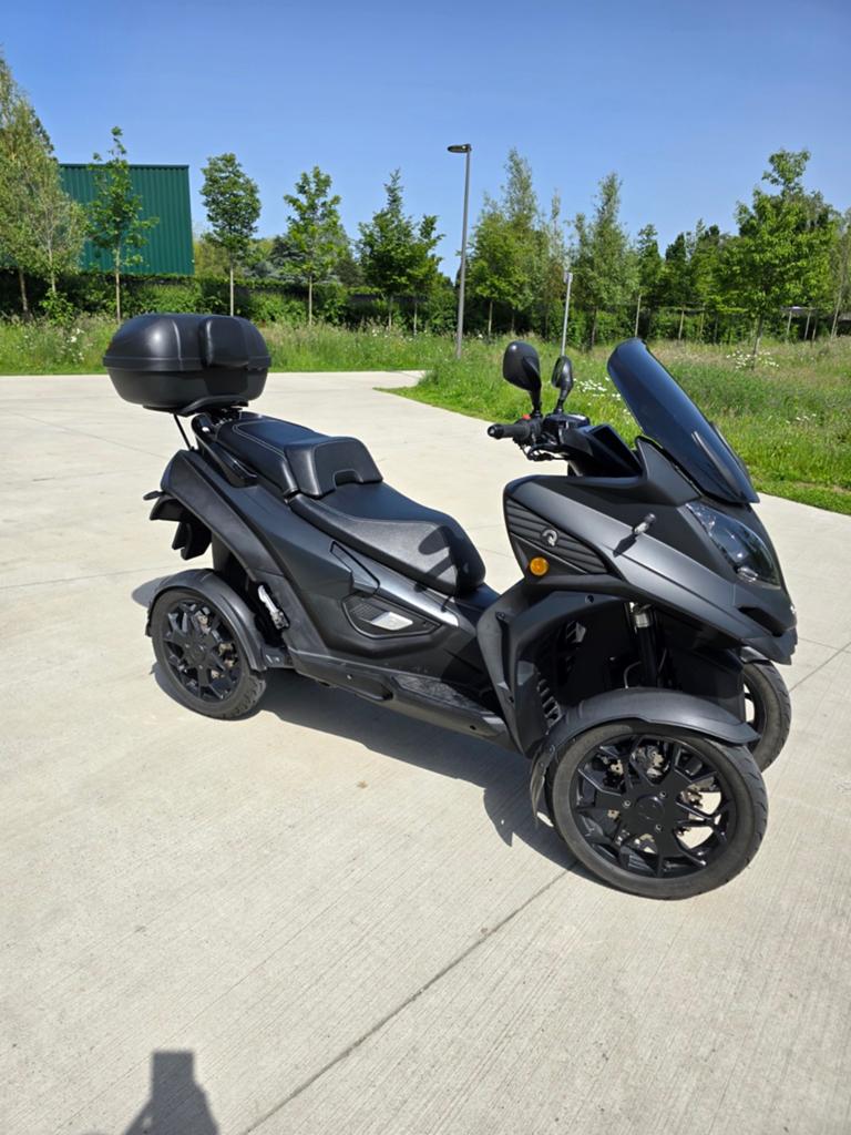 Quadro Wooder Qv4, Motos, Occasion, 400 cm³, 12 à 35 kW, Éclairage LED