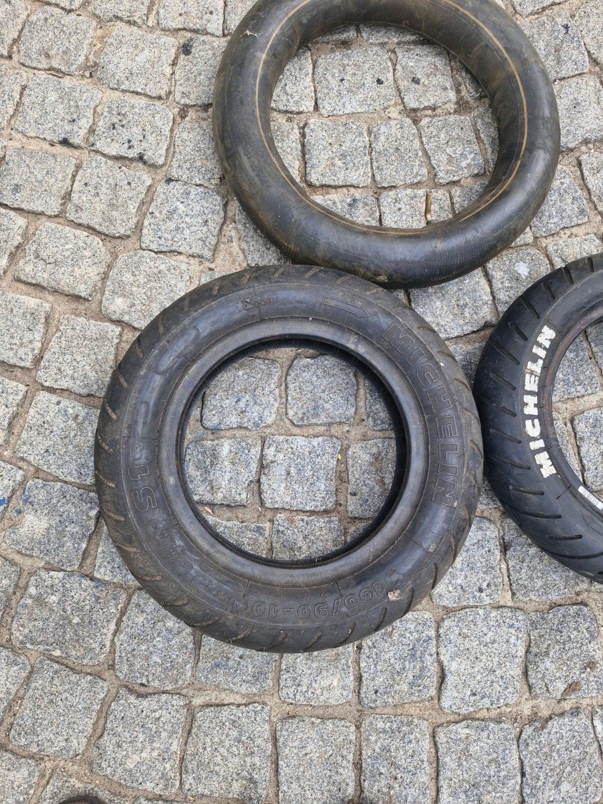 Pneus Michelin S1, Motos, Envoi