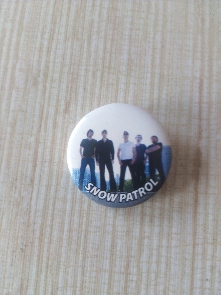 Petit badge groupe de rock, Collections, Musique, Artistes & Célébrités, Envoi, Neuf, Autres types