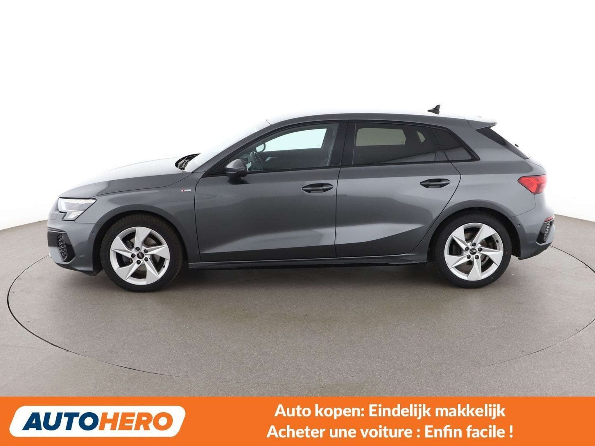 Audi A3 35 TFSI S line (année de construction 2022), Autos, Argent ou Gris, Achat, Boîte manuelle, Noir