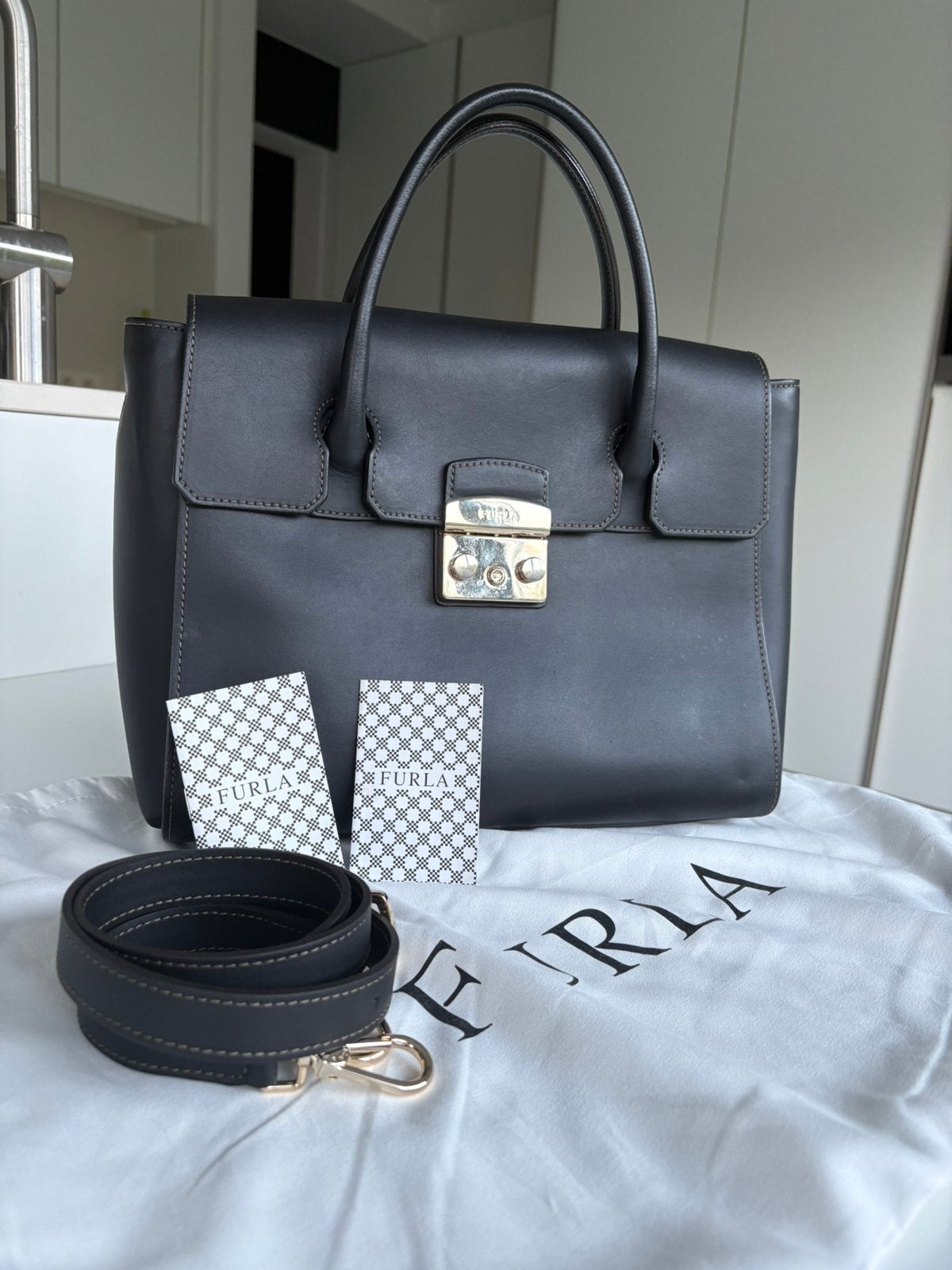 Furla metropolis handtas, zwart, als nieuw, Ophalen of Verzenden, Zo goed als nieuw, Zwart, Handtas