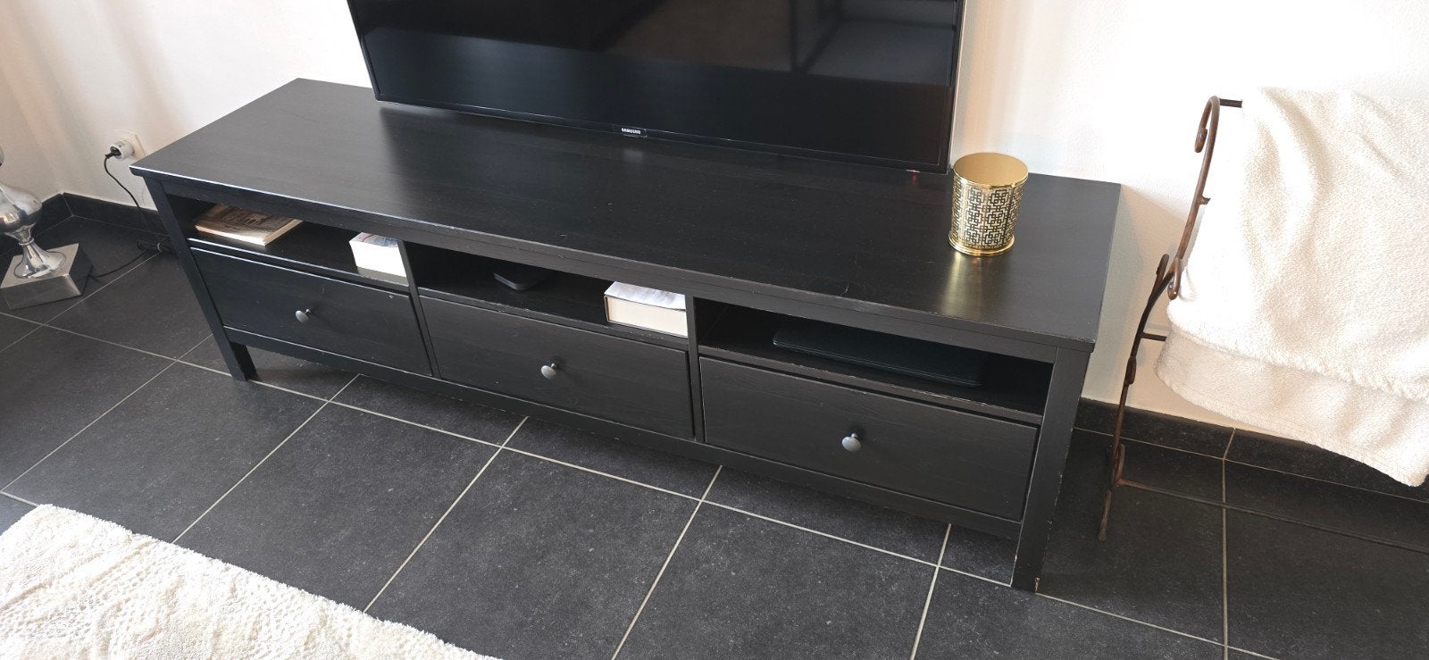 TV kast, Ophalen