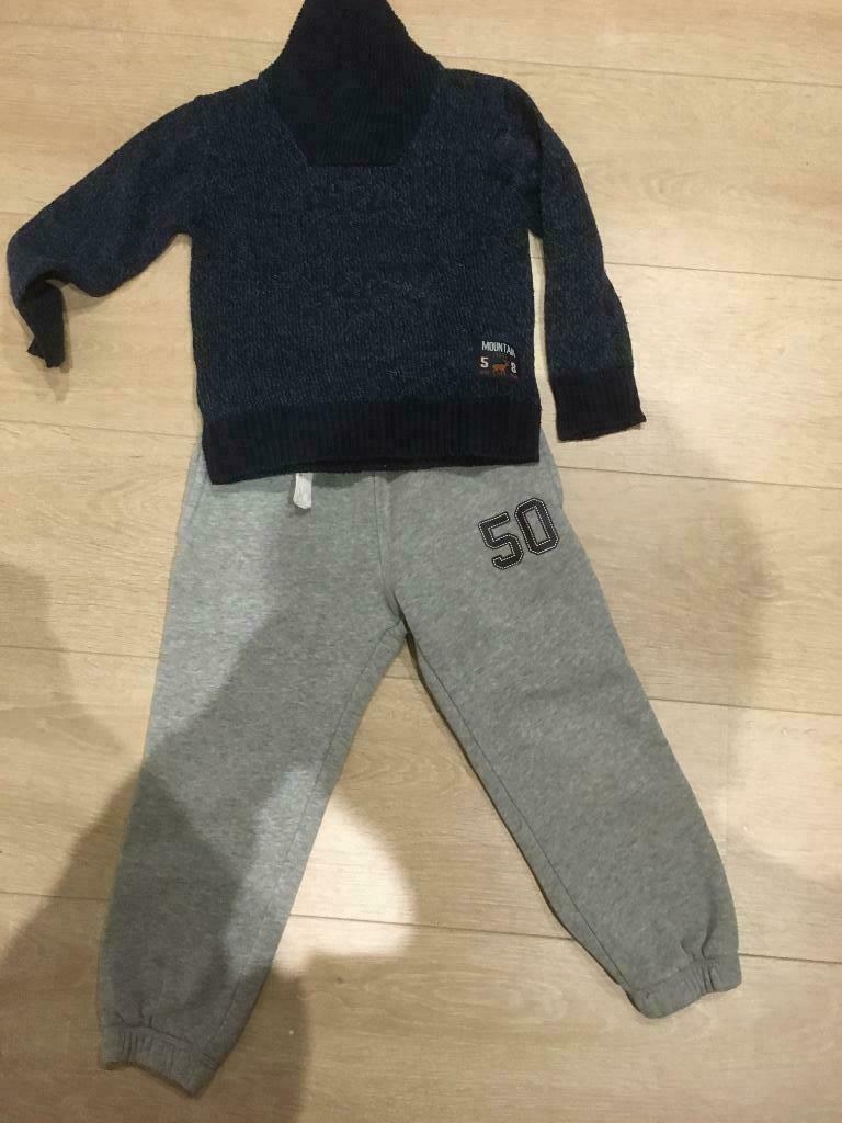 Pull + entraînement chaud 98 NEW/Pullover et jogging NEUFS, Enlèvement ou Envoi, Comme neuf, Garçon, Ensemble