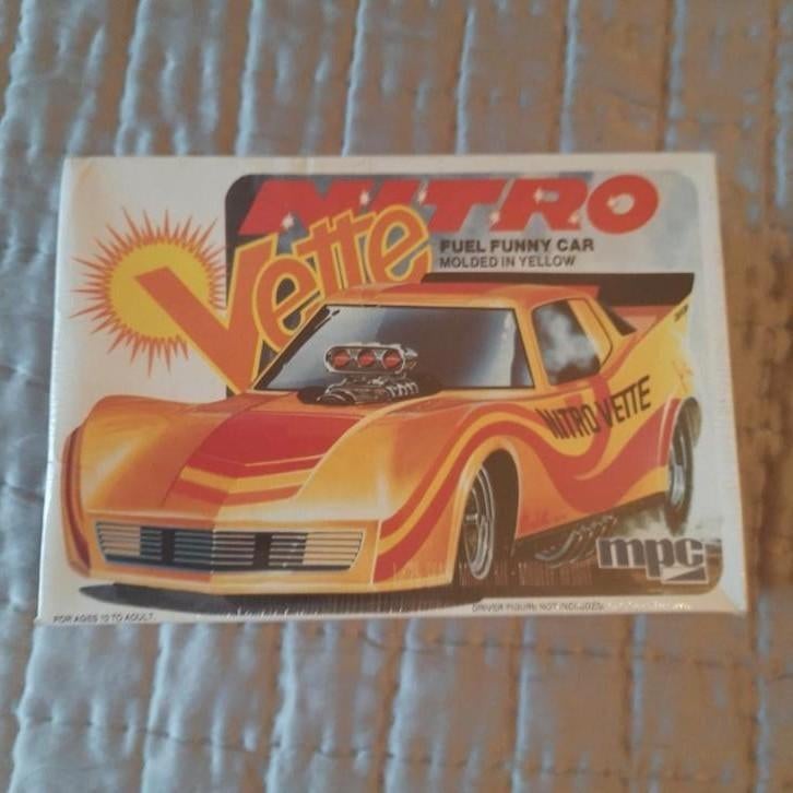 VINTAGE Kit de voiture NITRO FUEL CORVETTE 1/25*SCELLE* MPC, Neuf, Autres marques, Voiture, Plus grand que 1:32