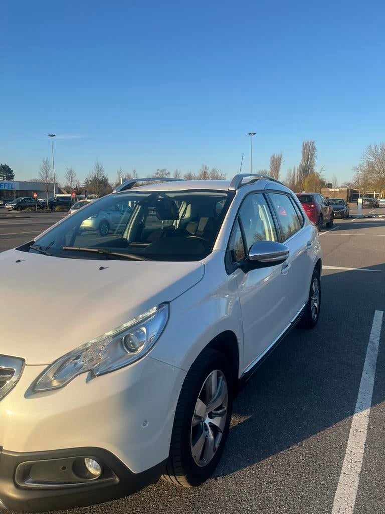 Peugeot 2008, Auto's, Voorwielaandrijving, Euro 5, Zwart, Wit