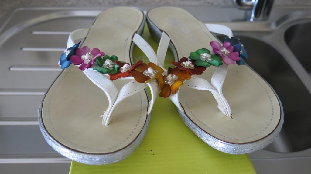 chaussures nu-pieds, Divers, Enlèvement, Comme neuf